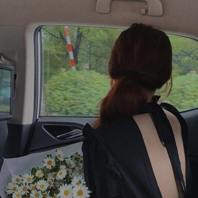 老艺术家孙女晒豪宅名表，品牌方解约，一夜之间引热议
